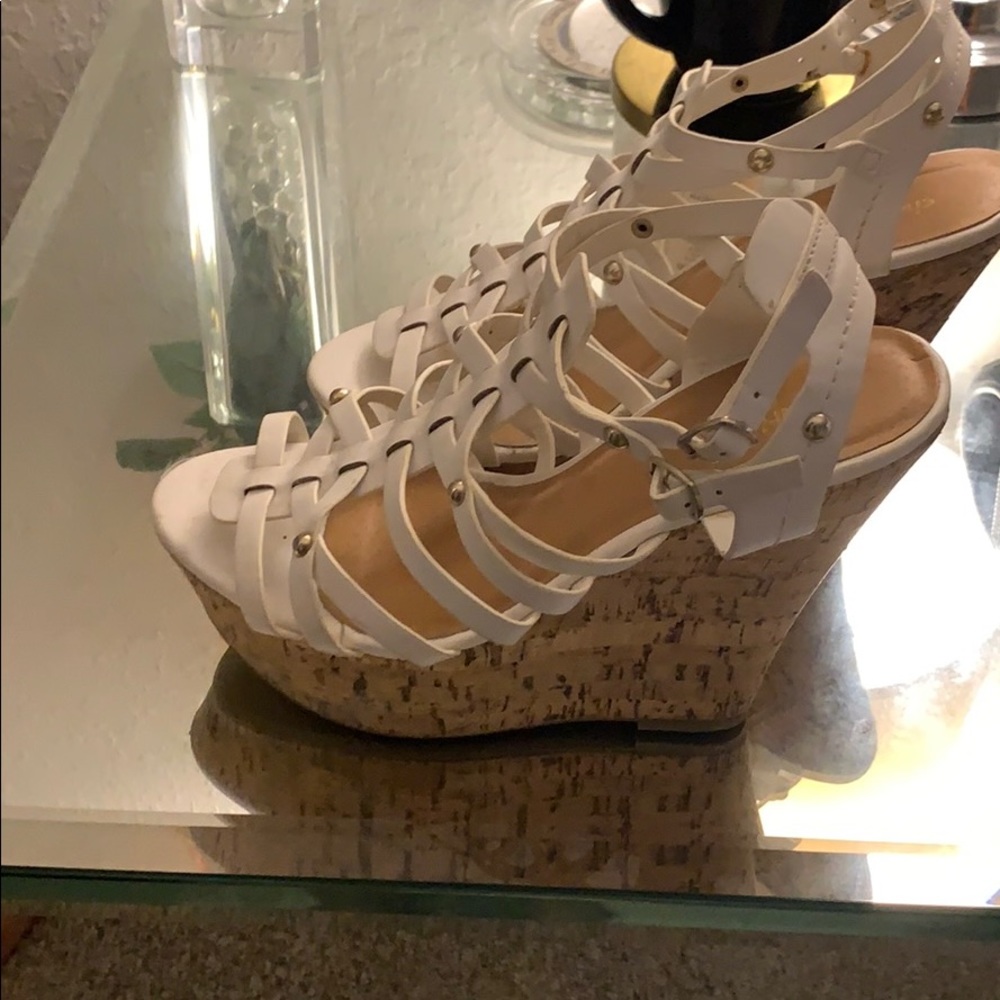 White wedges